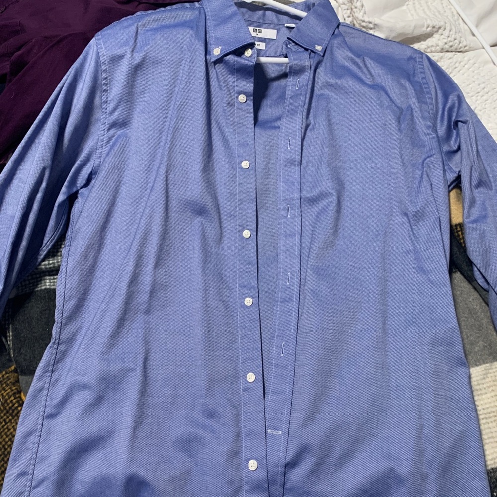 Uniqlo button down blue collar shirt